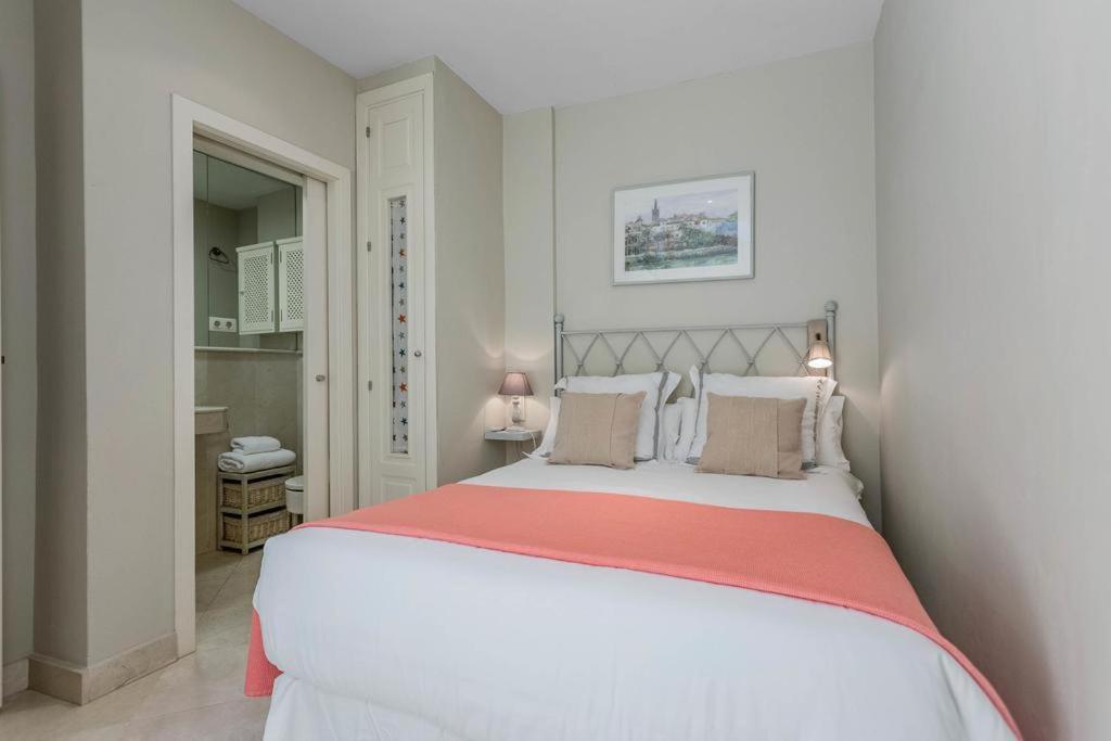 Fam Sevillian Townhouse — Photos 2